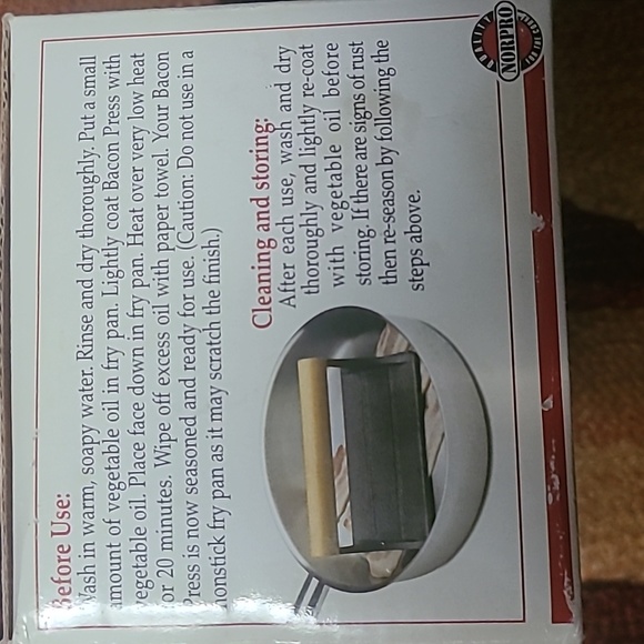 Cast Iron Pig Bacon Press With Wooden Handle - Picture 5 of 5